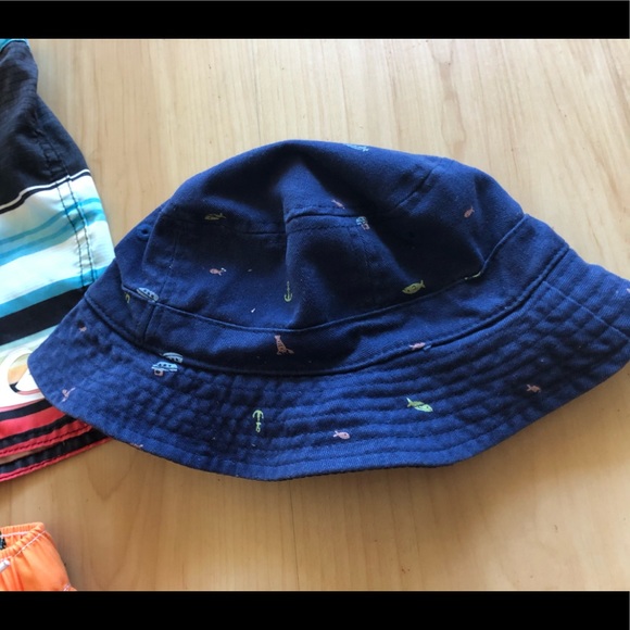 Baby Boy Clothes Bundle (9M- 24M) - Picture 10 of 11